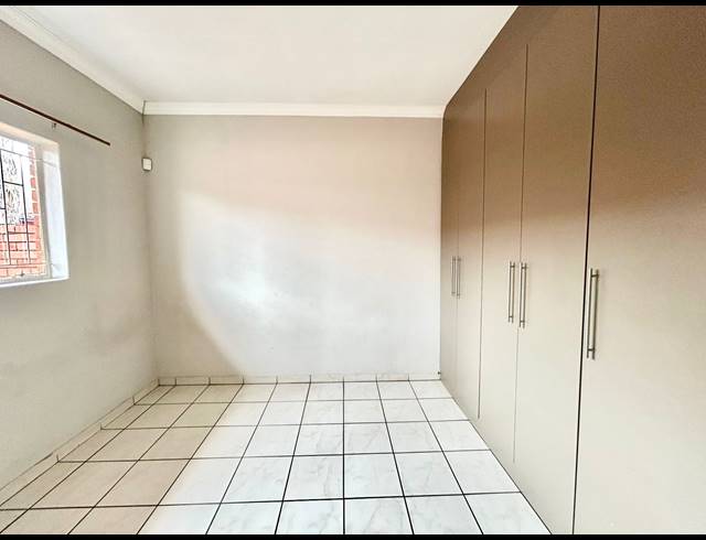 2 BEDROOM TOWNHOUSE FOR SALE IN ANNADALE